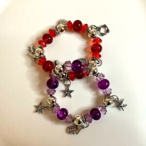 Set of 2 Vintage Plastic Bead & silver charm stretch bracelets